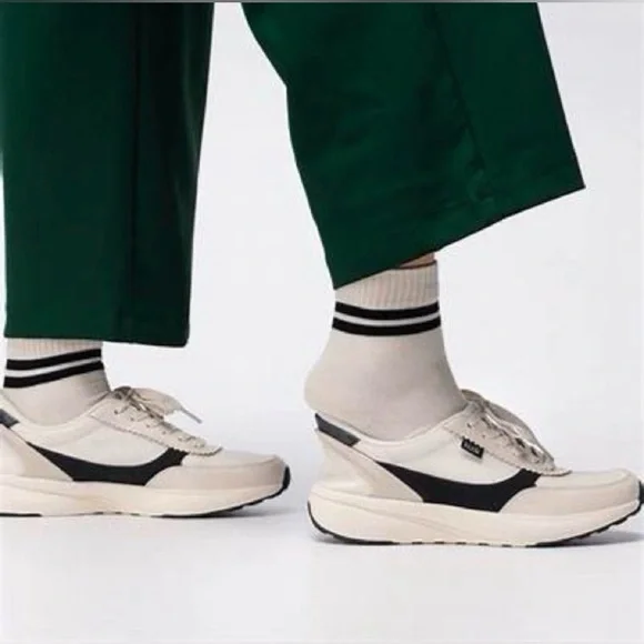 KIZIK PARIS METALLIC HANDS FREE TECHNOLOGY PRISTINE/BLACK LEATHER WOMENS SZ 9 - Picture 3 of 14